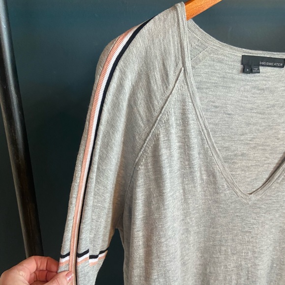🛑SOLD 360 Cashmere Grey Maisie Knit Lightweight Stripe Sleeve Sweater - Picture 5 of 8